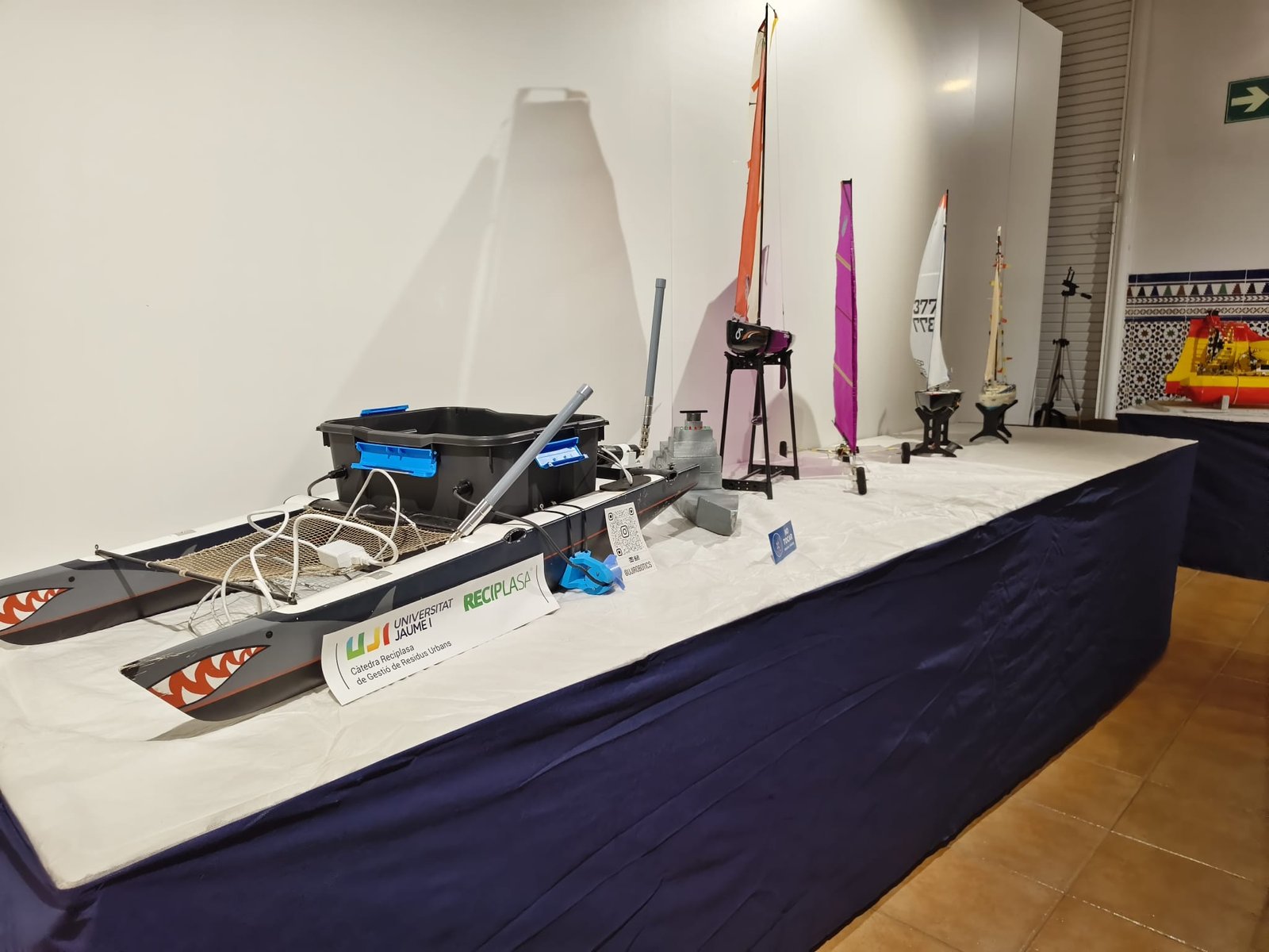 Catamarán Reciplasa expuesto en la XXVI Exhibición Nacional de Modelismo Naval de Castellón